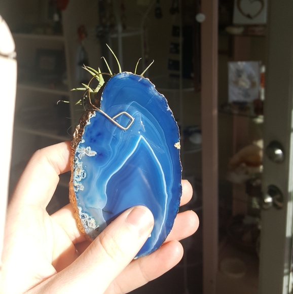 Gorgeous Blue Agate Crystal Decor - Picture 2 of 4